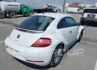 2017 Volkswagen BEETLE фото