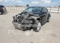 2017 Volkswagen BEETLE фото