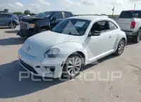 2017 Volkswagen BEETLE фото
