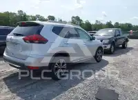 2018 Nissan ROGUE photo