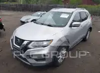 2018 Nissan ROGUE photo