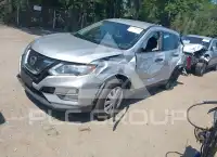 2018 Nissan ROGUE photo