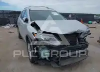 2018 Nissan ROGUE photo