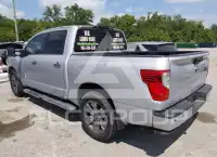 2018 Nissan TITAN фото