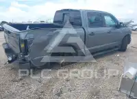 2018 Nissan TITAN фото