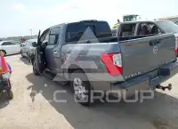 2018 Nissan TITAN фото