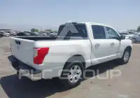 2018 Nissan TITAN фото