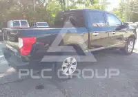2018 Nissan TITAN фото