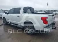 2018 Nissan TITAN фото
