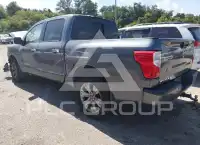 2018 Nissan TITAN фото