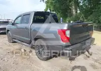 2018 Nissan TITAN фото