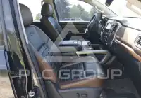 2018 Nissan TITAN photo