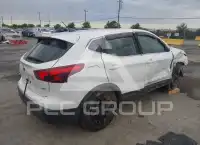 2018 Nissan ROGUE photo
