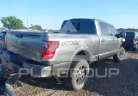2018 Nissan TITAN фото