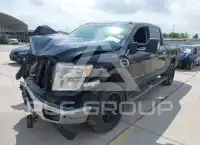 2018 Nissan TITAN фото