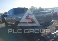 2018 Nissan TITAN фото