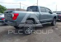 2018 Nissan TITAN фото
