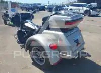2018 Harley-Davidson FLHTCU фото