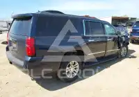 2018 Chevrolet Suburan photo
