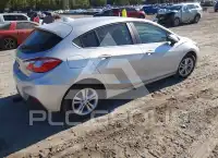 2018 Chevrolet Cruze photo