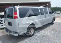 2018 Chevrolet Express photo
