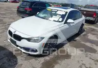 2018 BMW 330 photo