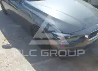 2018 BMW 330 photo