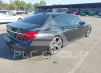 2018 BMW 750 photo