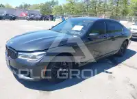 2018 BMW 750 фото