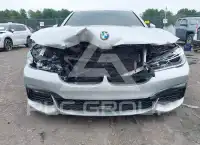 2018 BMW 750 фото