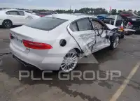 2018 Jaguar XE фото