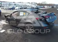 2018 Mazda 3 фото