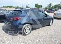 2018 Mazda 3 photo