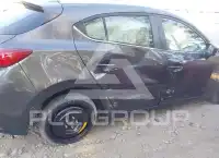 2018 Mazda 3 photo