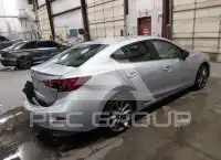 2018 Mazda 3 photo