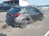 2018 Mazda 3 photo