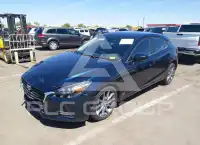 2018 Mazda 3 photo