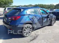 2018 Mazda 3 фото