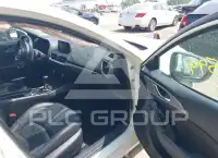 2018 Mazda 3 photo