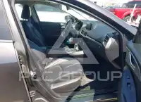 2018 Mazda 3 photo