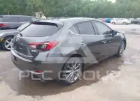 2018 Mazda 3 photo
