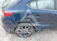 2018 Mazda 3 photo