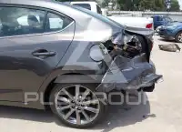 2018 Mazda 3 photo