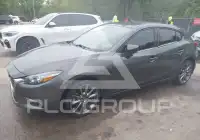 2018 Mazda 3 photo