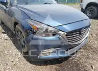 2018 Mazda 3 photo