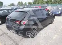 2018 Mazda 3 photo