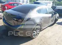2018 Mazda 3 photo