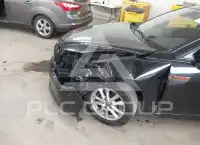 2018 Mazda 3 photo