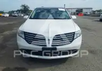 2018 Lincoln MKT photo