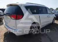 2018 Chrysler PACIFICA photo